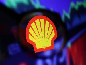 Shell CEO prefers share buybacks over a bid for BP, FT reports