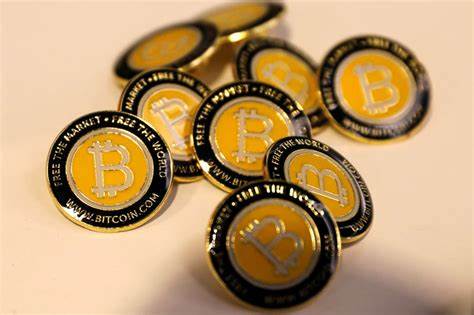 Crypto experts see a pullback in Bitcoin price as a buying opportunity - Investing.com