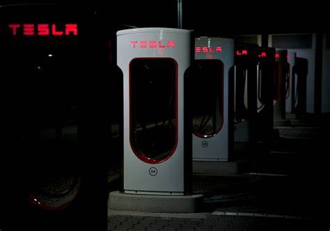 EV Maker Tesla Moves $770 Million in Bitcoin to New Wallets: What Does It Mean?