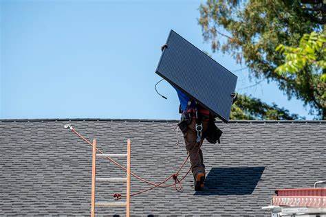 Want Solar Panels on Your Roof? How to Navigate Market and Tariff Chaos