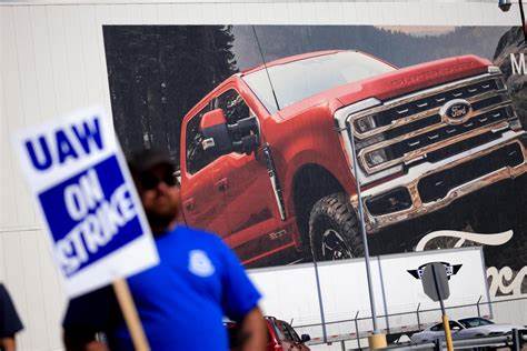 Ford Stock Falls After Carmaker Pulls Guidance, Warns of 'Huge' Tariff Hit