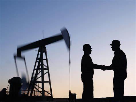 Is a Big Oil Megamerger Brewing? Exxon, Chevron, and Others Are Eyeing This Oil Stock