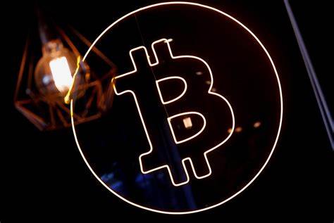 Bitcoin crashes 5% to hit $92,600 from record-high amid US Fed hawkish stance