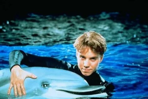 The dolphin who loved me (2014)