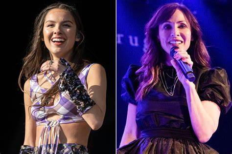 Natalie Imbruglia Joins Olivia Rodrigo on Stage for 'Torn' Duet After Viral Dive Bar Performance - Yahoo! Voices