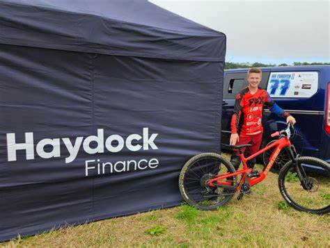 Haydock Finance extends sponsorship of mountain biker Ian Forsyth