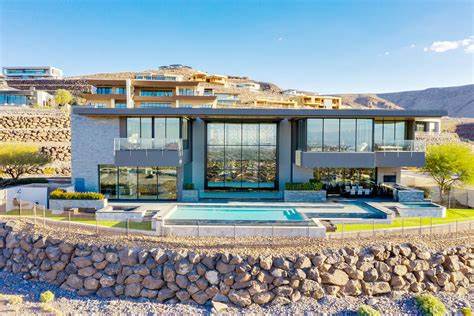 Kiss’ Gene Simmons open to selling Henderson mansion for cryptocurrency - Las Vegas Review-Journal