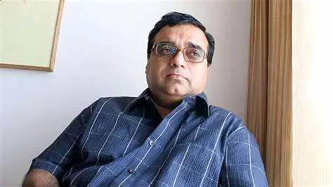 Rajkumar Santoshi opens up on fearing backlash & controversies amid the release of 'Gandhi Godse Ek Yudh' - India Forums