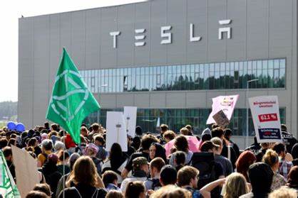 Europeans continue to shun Tesla as April sales plunge